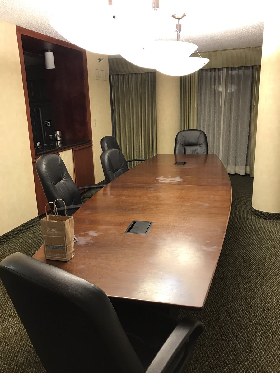 cheryloboyd's tweet photo. Last week I checked into a @HiltonHotels room that I had reserved on their site. This what they gave me. #Hilton #huh?! #wheresthebed? https://t.co/zkXMtTdoUt