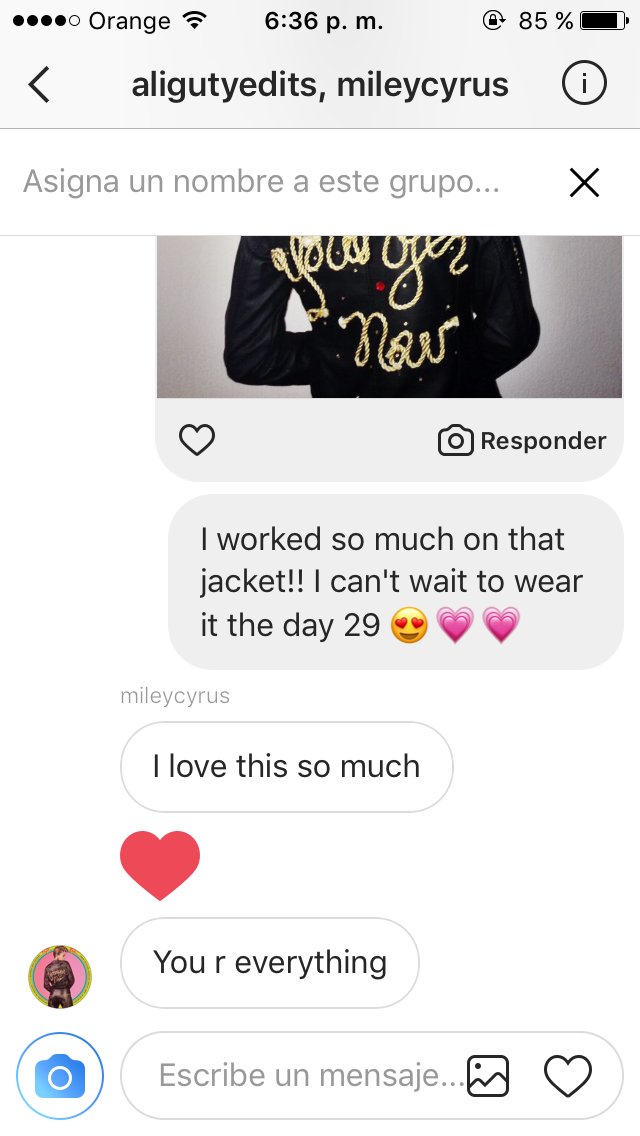 iSparflyDestiny's tweet photo. I have no words to explain how happy i am for having this idol ❤️💜💙💚 @MileyCyrus TE AMO https://t.co/7I4n3uuWYd