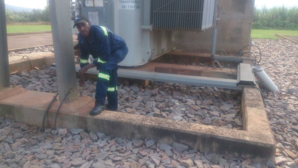 alphagenent_ug's tweet photo. Servicing the 66/11 KV 15 MVA TRANSFORMER Power station at Lugazi.
#Alpha2017
#UETCL_Lugazi https://t.co/rHOAueFA58