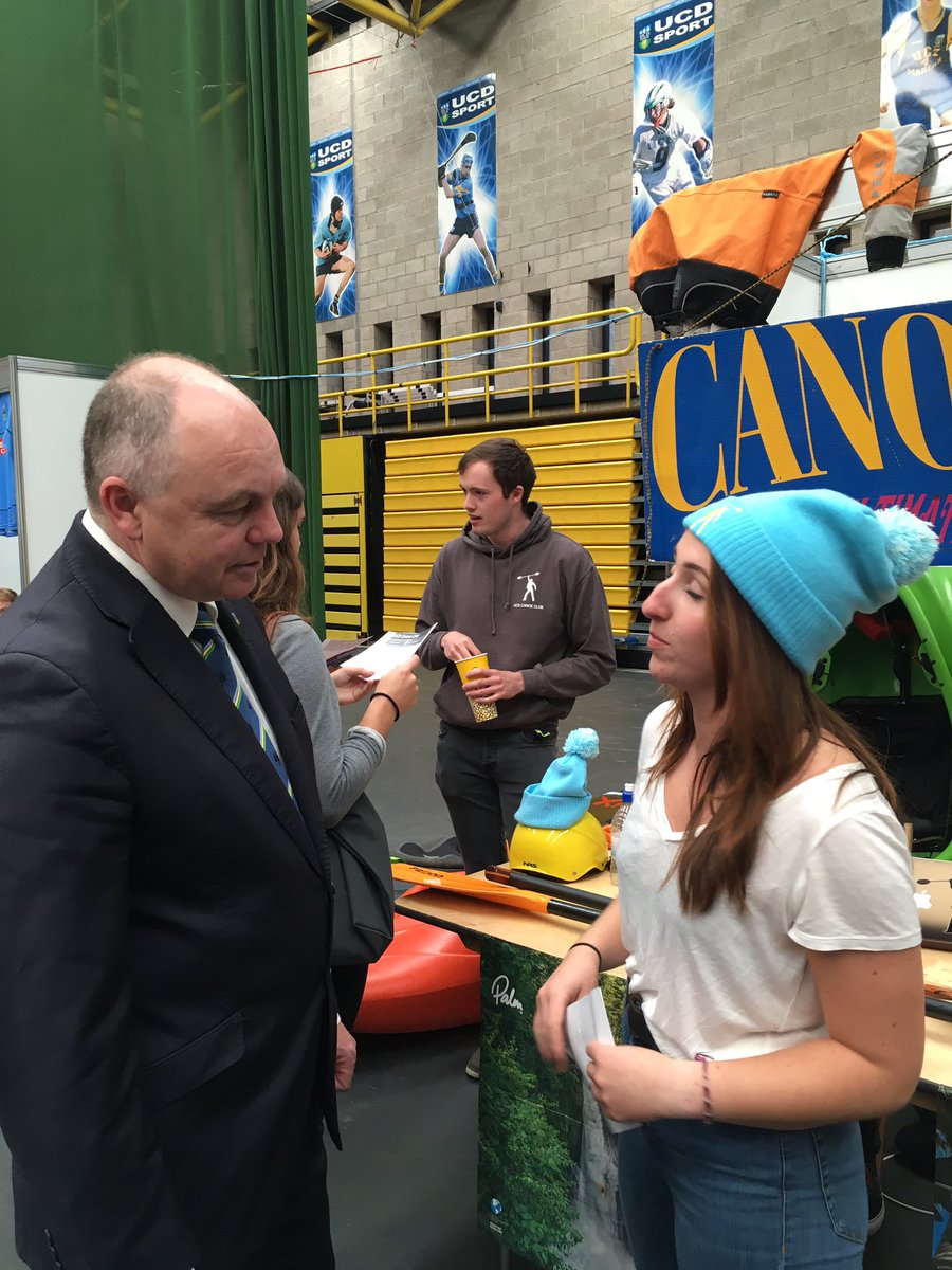 ucdsportsclubs's tweet photo. Thanks to our @ucddublin President, Prof. Deeks for visiting us today at the #SportsExpo17 #FreshersWeek17 @UCDstudents #GetInvolved https://t.co/SyWovZ0YUq