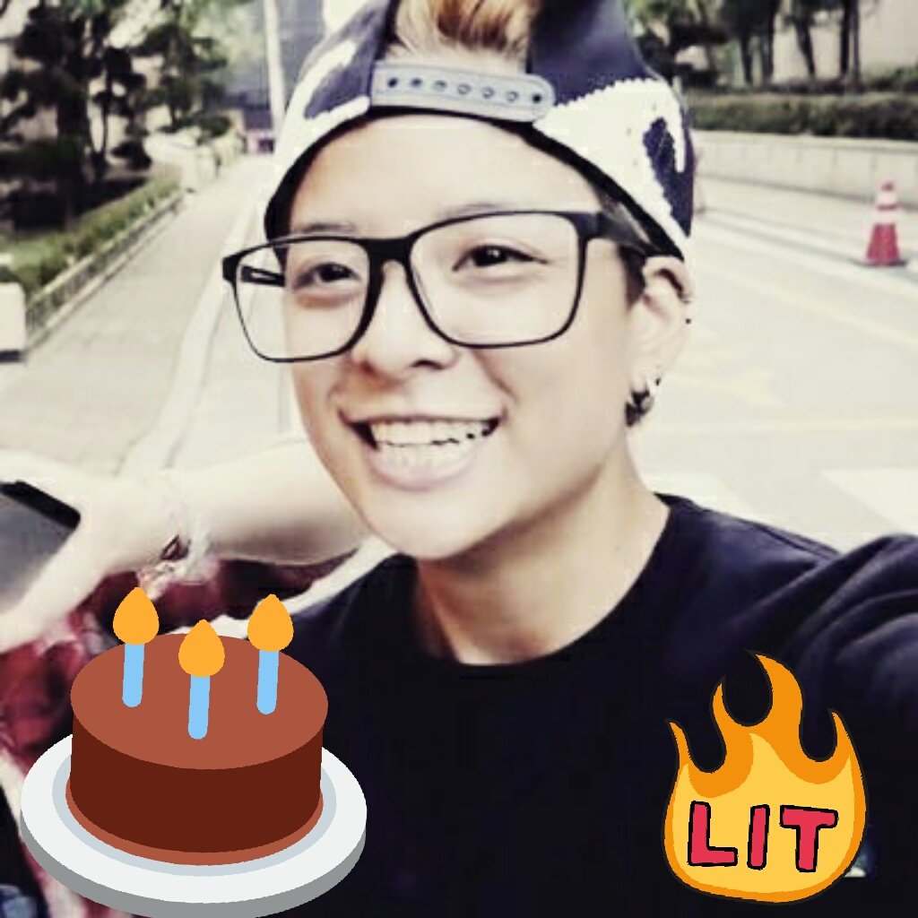 Happy birthday Amber liu. Love you 