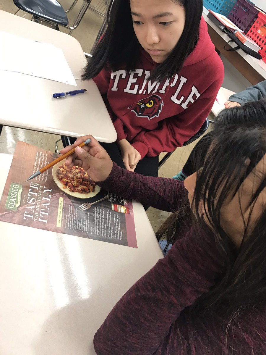 Jameson349's tweet photo. #JamAPLang classes working our close reading skills by think-alouds with advertisements https://t.co/hddJQJPt0W
