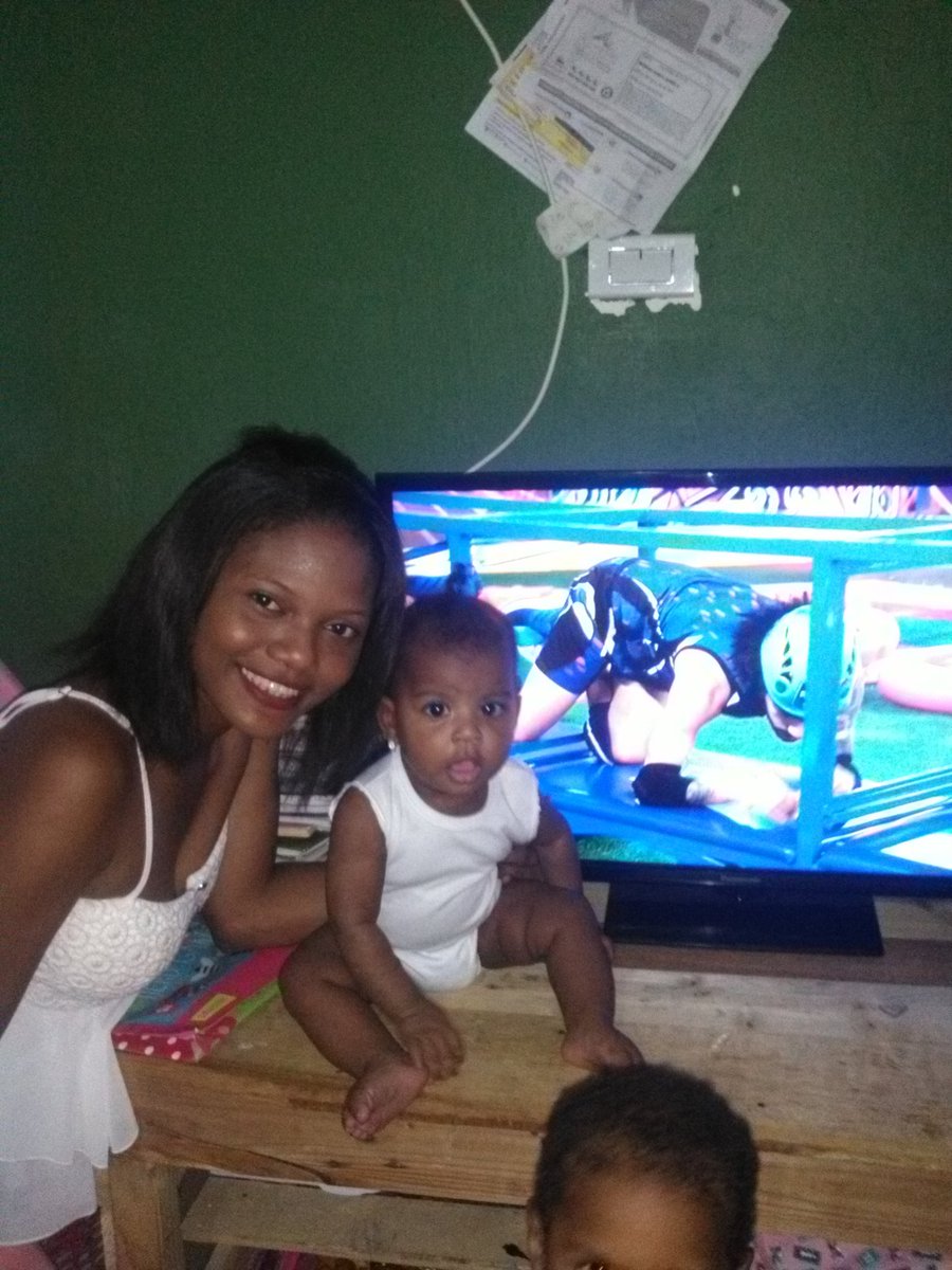 SolVale02's tweet image. #viendoGuerreros  con mi tía disfrutando de este programa que nos alegra toda la semana. Desde cartagena. @guerreroscol ganan las mujeres.