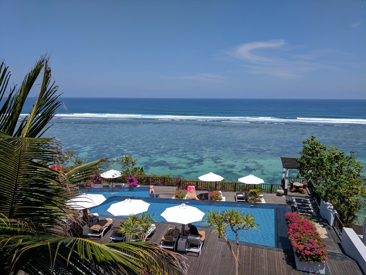 Winston_yyz's tweet photo. Day 1 back in office after a fabulous vacation. Hope to return to #Baliparadise one day. Highly recommend #Samabe! https://t.co/aDQFMxM2As