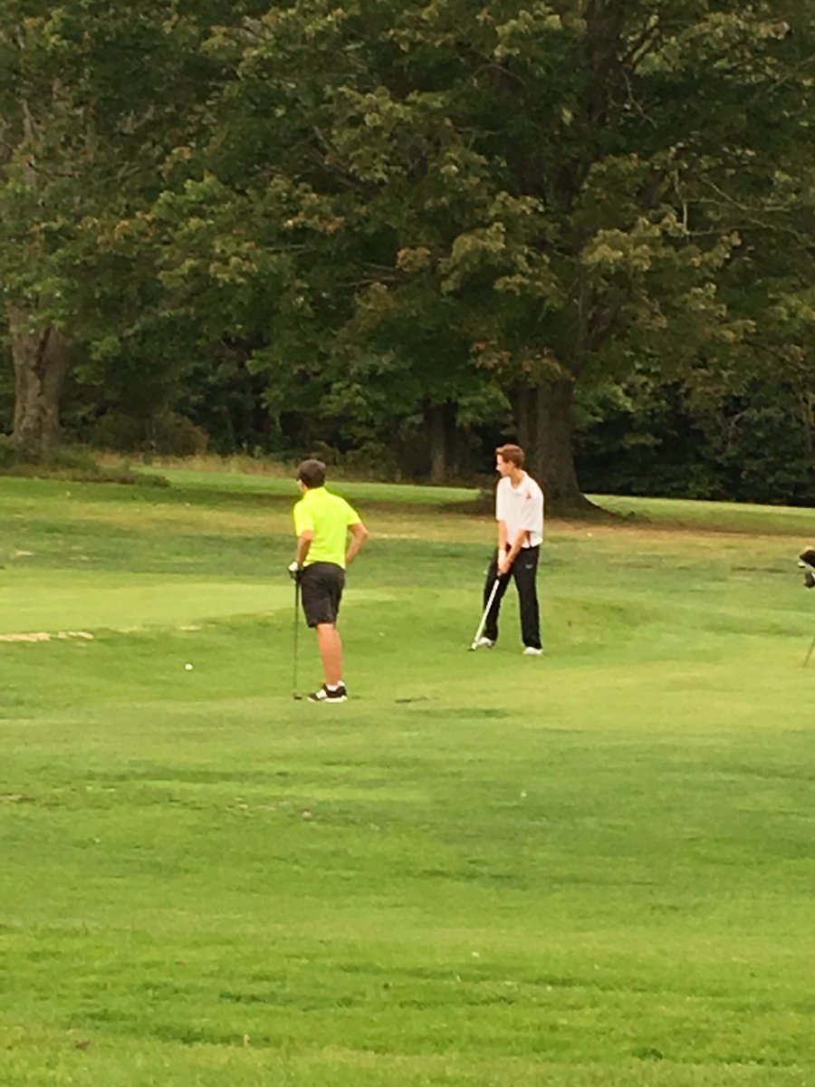 hcscanton's tweet photo. Our golf team improved to 10-4 with their win over Sebring tonight 190-253. #ConquerorGolf https://t.co/pRbhk3k4w2