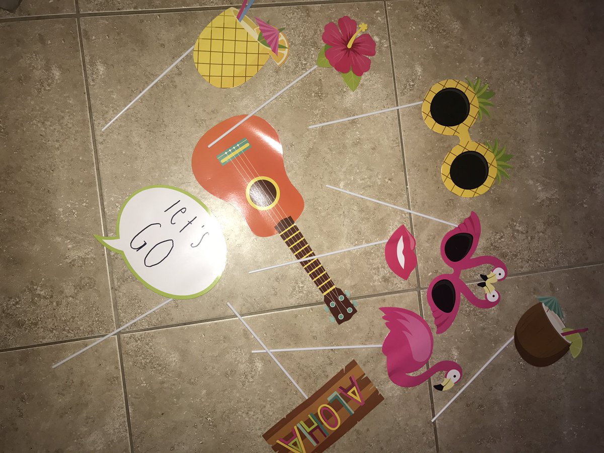 kydizzle's tweet photo. Wed @6 @home , the student section is Hawaiian!!! Free food and shirts to the student section, first 30 get flower necklaces!!💛💜 #PACKTHEPIT https://t.co/f2Dsguuflz