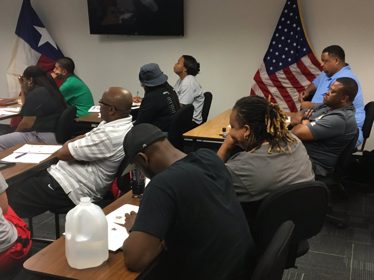 dallasathletics's tweet image. Dallas ISD basketball coaches in the classroom. 🏀🙌🏼❤️