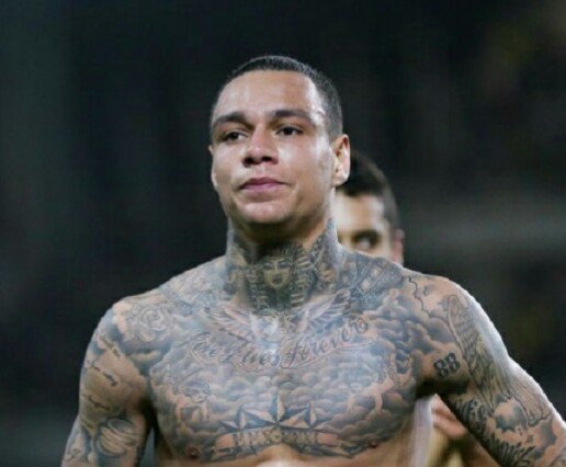 FRANCITO 10 on Twitter: "el REY del Tatuaje Memphis Depay! #PES2018…