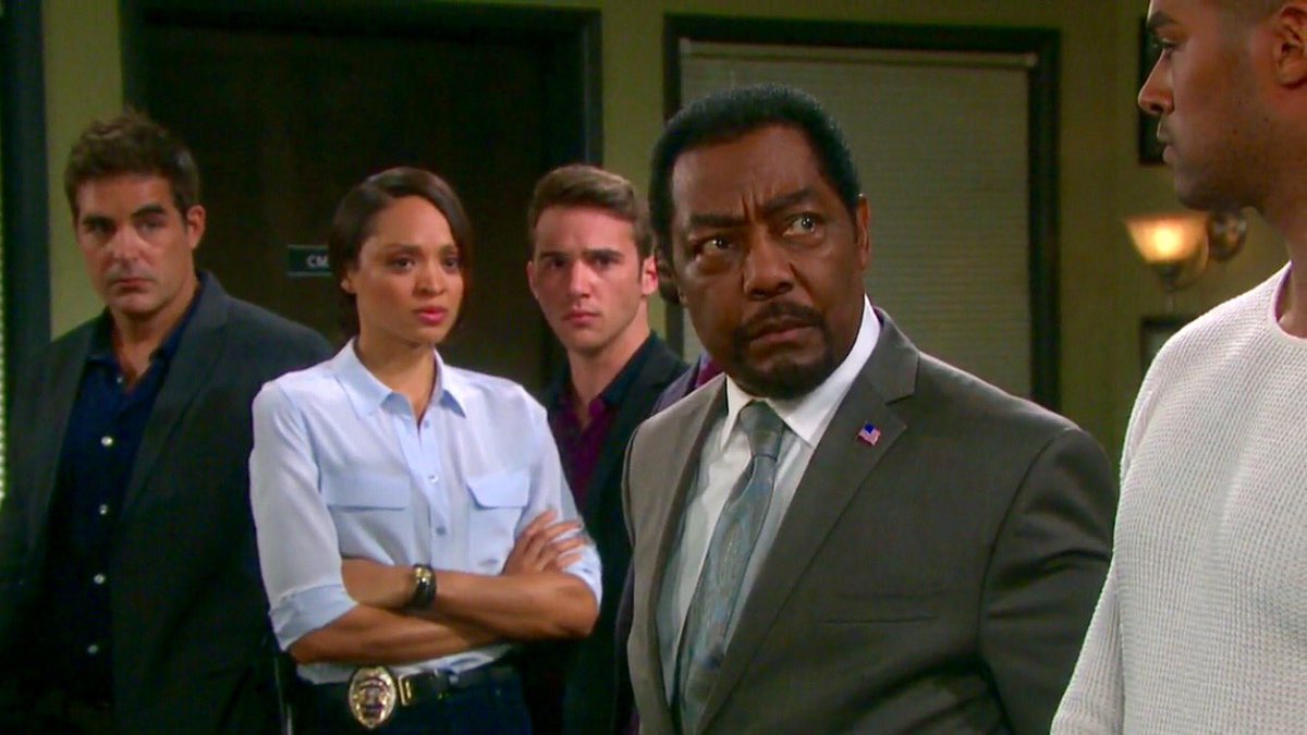 CMossFans's tweet photo. #mondaythrowback 8/16/17 #Days #JLani #Raines #Eli #Abe #SalemPD #picturespam https://t.co/6n96ySmS7o