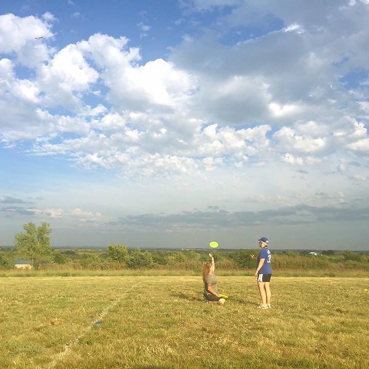 PawsitiveVybe's tweet photo. Magical weekend teaching @pawsitivevybe Camp Kansas! .
.
.
#pvybecamp #pvybe #kansasprairie #wanderlust #vanlife #buslife #dogvan #discdog… https://t.co/lxD3npL6F8