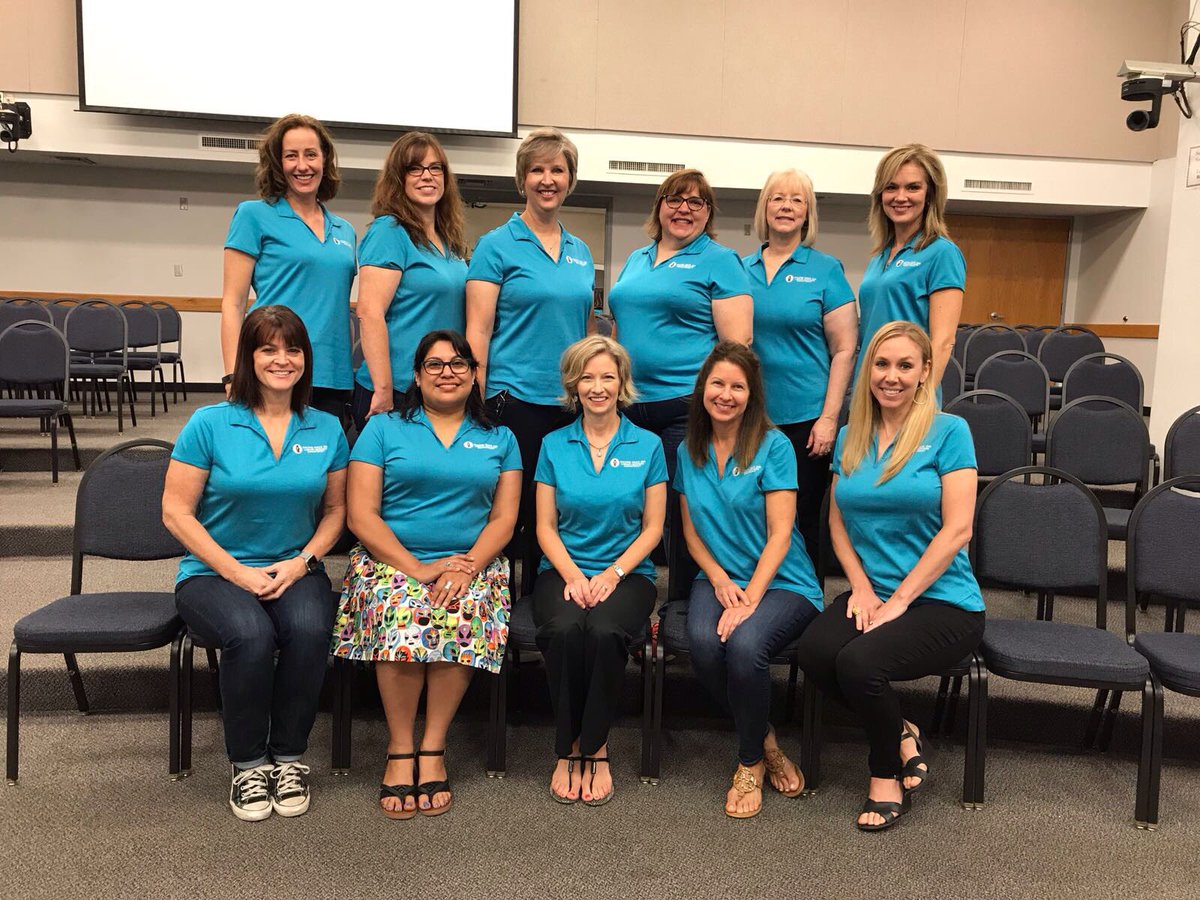 cvmslibrary's tweet image. Love our MS librarian group-smart, super fun people.  We&apos;re so lucky to have such a tight group! #LibrariesRRock