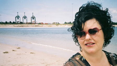 time_sculptor's tweet image. SWEETIE (1989)

this is f*cking amazing see this movie