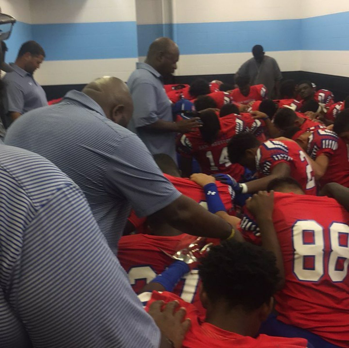 TxAlpha06's tweet photo. #ByeWeekBlues
#Ready4PreGame
#HateByeWeek
#AlreadyAnxious
#DistrictIsHere https://t.co/2NROPSW08T