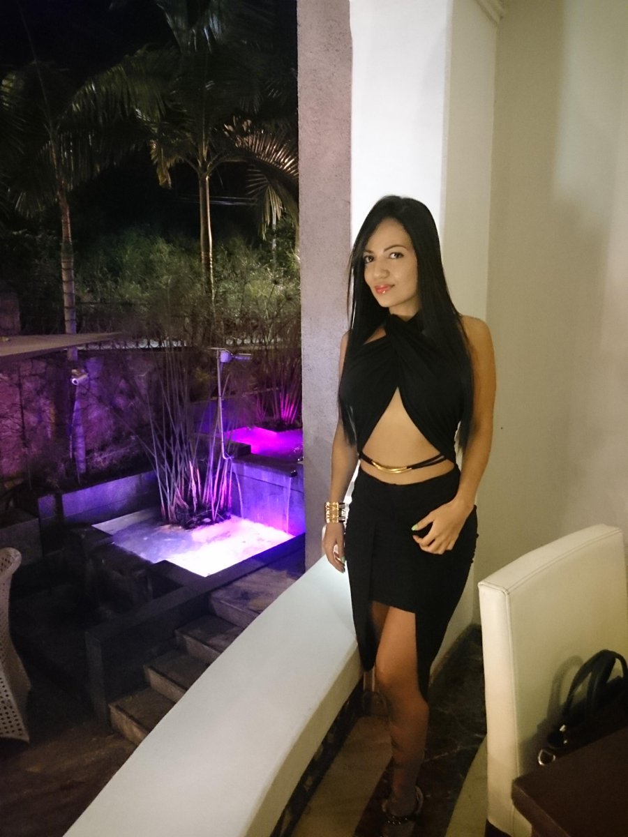 tipdates's tweet photo. 💍laura Anielli69 👠#LIVE #Webcam😍
💰TipDate♥https://t.co/cf77Fgied8 
💋 TIPPING #ONLINEDATING CAMS
🔥#Sexy #Dating #ADULT #ohmibod
👍@anielli69 https://t.co/fqWSkwgjgt