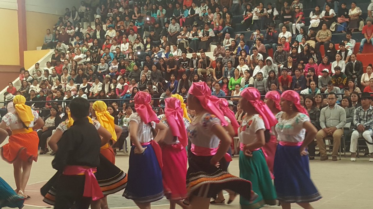 WilmerSantacru3's tweet photo. Distrito 10D03 Cotacachi, vivió una fiesta en inauguració  de proceso "Todos ABC". #UnPaísSinAnalfabetismo. https://t.co/psj6p89W4o