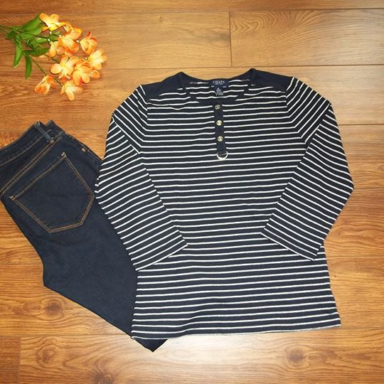 Sandgi9627's tweet photo. Chaps Navy & Sparkling Matllic Stripes Top Size M #shopmycloset #Streetstyle #Clothes #Thelookforless https://t.co/GSkq81MuyK https://t.co/YXyxMnPE5o