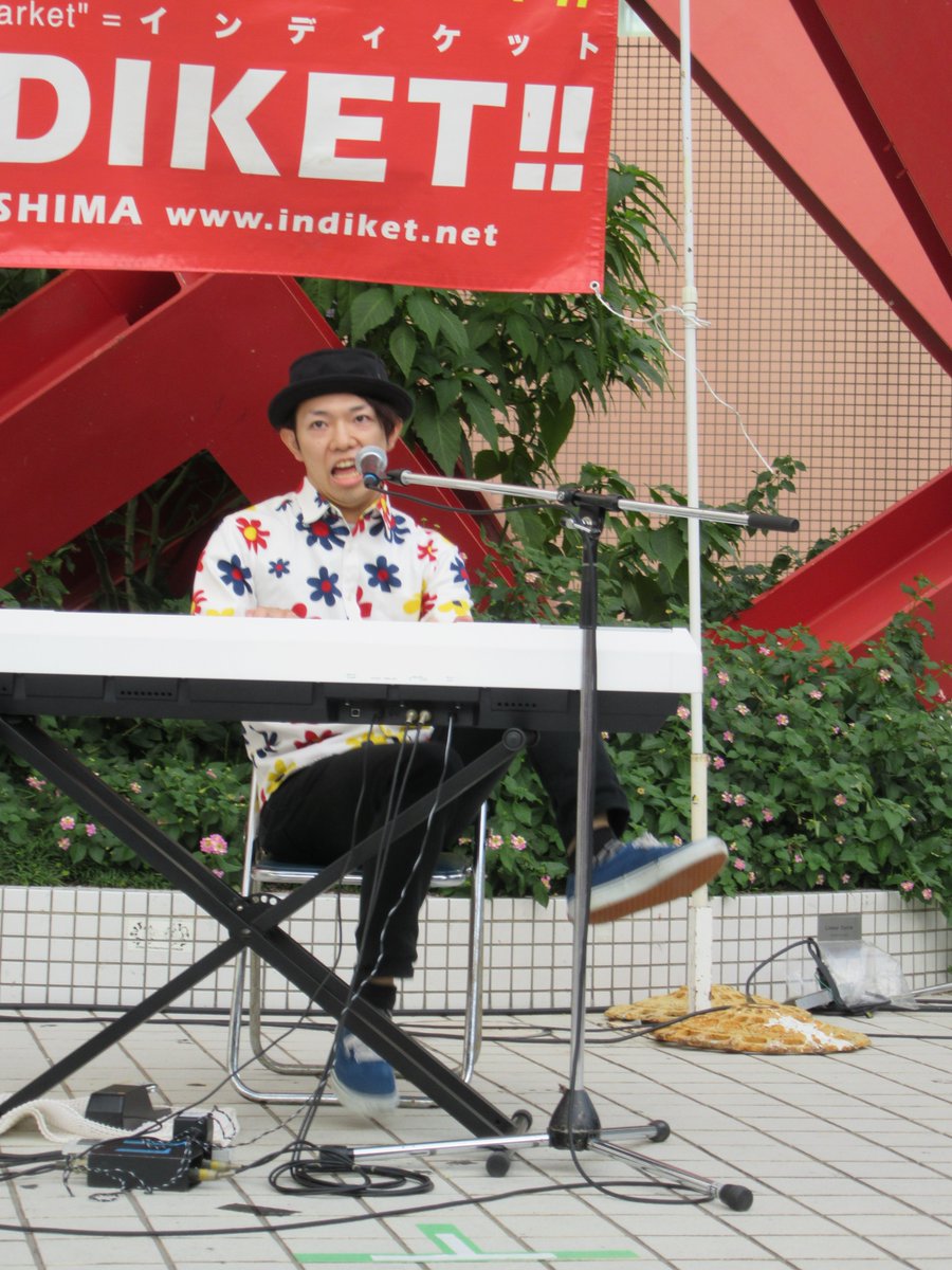 びっぐぴゅあ 知られざるシネマ Indiket17から 佐々木隆宏 ライブ楽座で初めてお目にかかって以来 毎回観る度強烈な印象を残しまくるな 佐々木隆宏