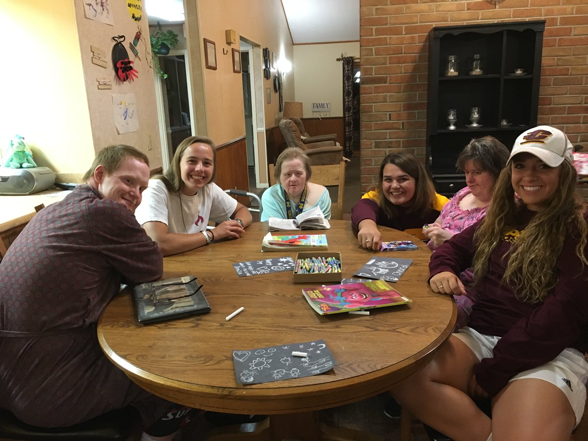 CmuSAAC's tweet photo. Had a great time tonight hanging out with our friends down the street in the McVey Home! #MACtion #DiversityandInclusion https://t.co/CrMW1CaSaA