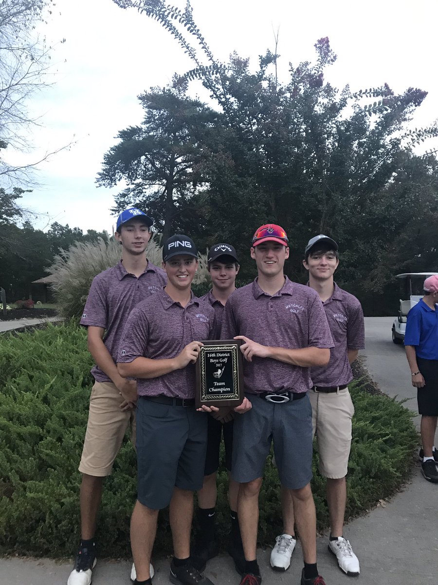 KySportsGuys's tweet photo. Proud of these guys and girls. #DistrictChamps #LowScorers #GreatKids https://t.co/n9Cyc53NrZ
