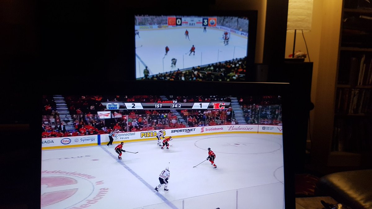 dvdjtrpp's tweet photo. When your flames fam comes through. #bothgames @VANEKATTHEDlSCO https://t.co/HQdIqovah0