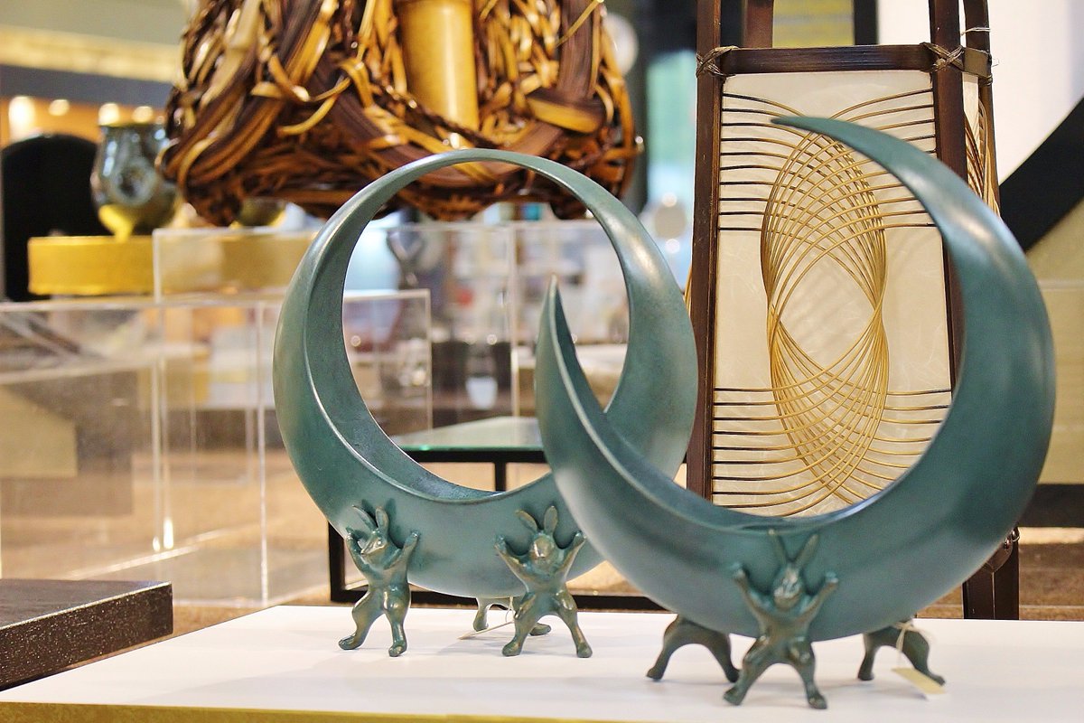 よいしょ、よいしょ」と声をかけあう、兎たちのお仕事時間 #青山