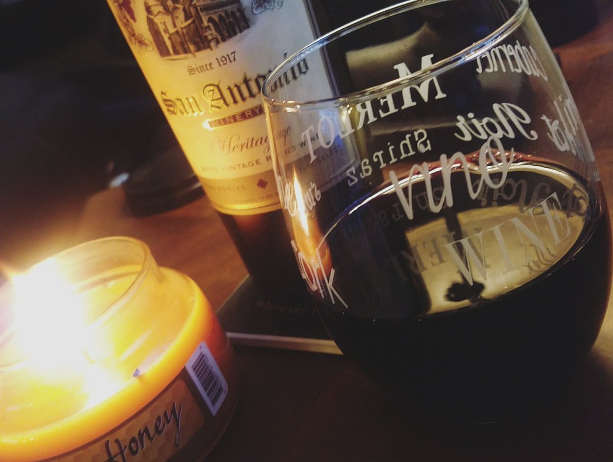 Winding down with a glass of Heritage from <a href="/SAWineryLA/">San Antonio Winery</a> 🍷

#wine
#Monday