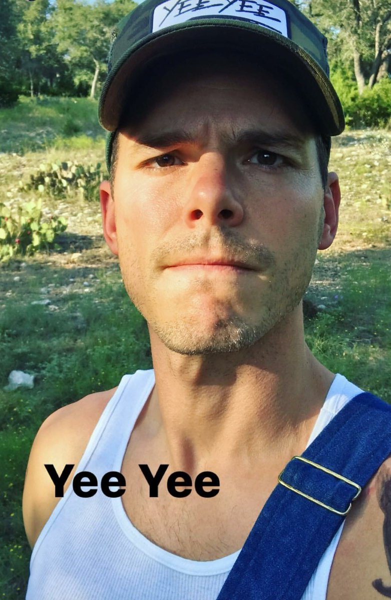 YeeYeeNationFC's tweet photo. Y'all know what this means.... another #DipEmAndPickEm coming our way #YEEYEE 🏈 https://t.co/kKy77MkEBv