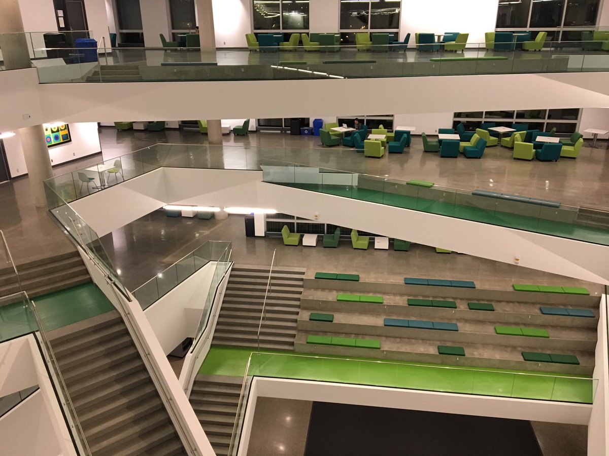 candkatmacewan's tweet photo. Future favourite scenic spot- building 11 and the dope study spots! #bcsc202 #teamck https://t.co/i42BGUgg8r