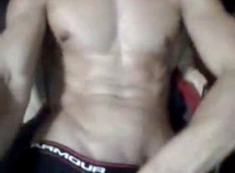 MariongPalad69's tweet photo. JOHN SPAINHOUR SCANDAL 
a bench model, ex marine, actor. 
True ba toh pic? 🤔 #pinoyscandal #sarapngpinoy https://t.co/TvvdURjerp