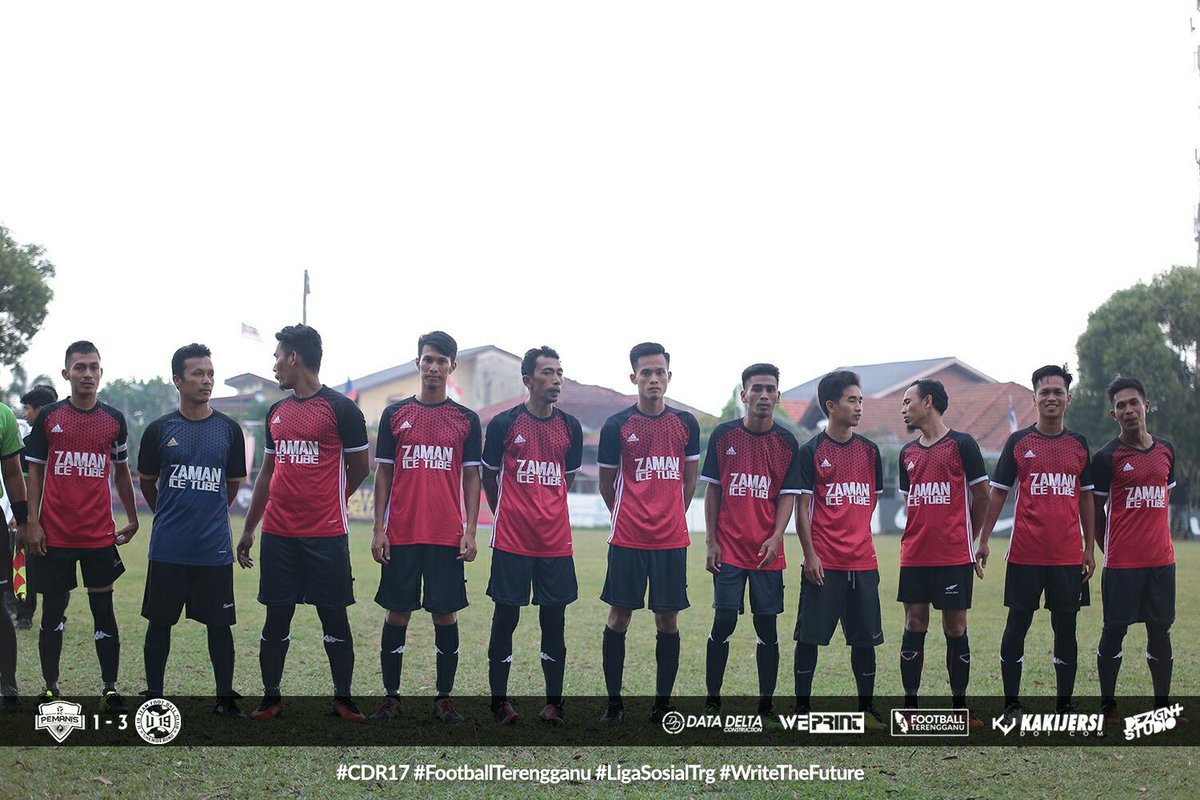 FootballTRG's tweet photo. 📷#CopaDelRey2017 - 3
@FcPemanis 1 - 3 #U19Fc
#CDR17
#FootballTerengganu
#WriteTheFuture https://t.co/5k66Phz1j6