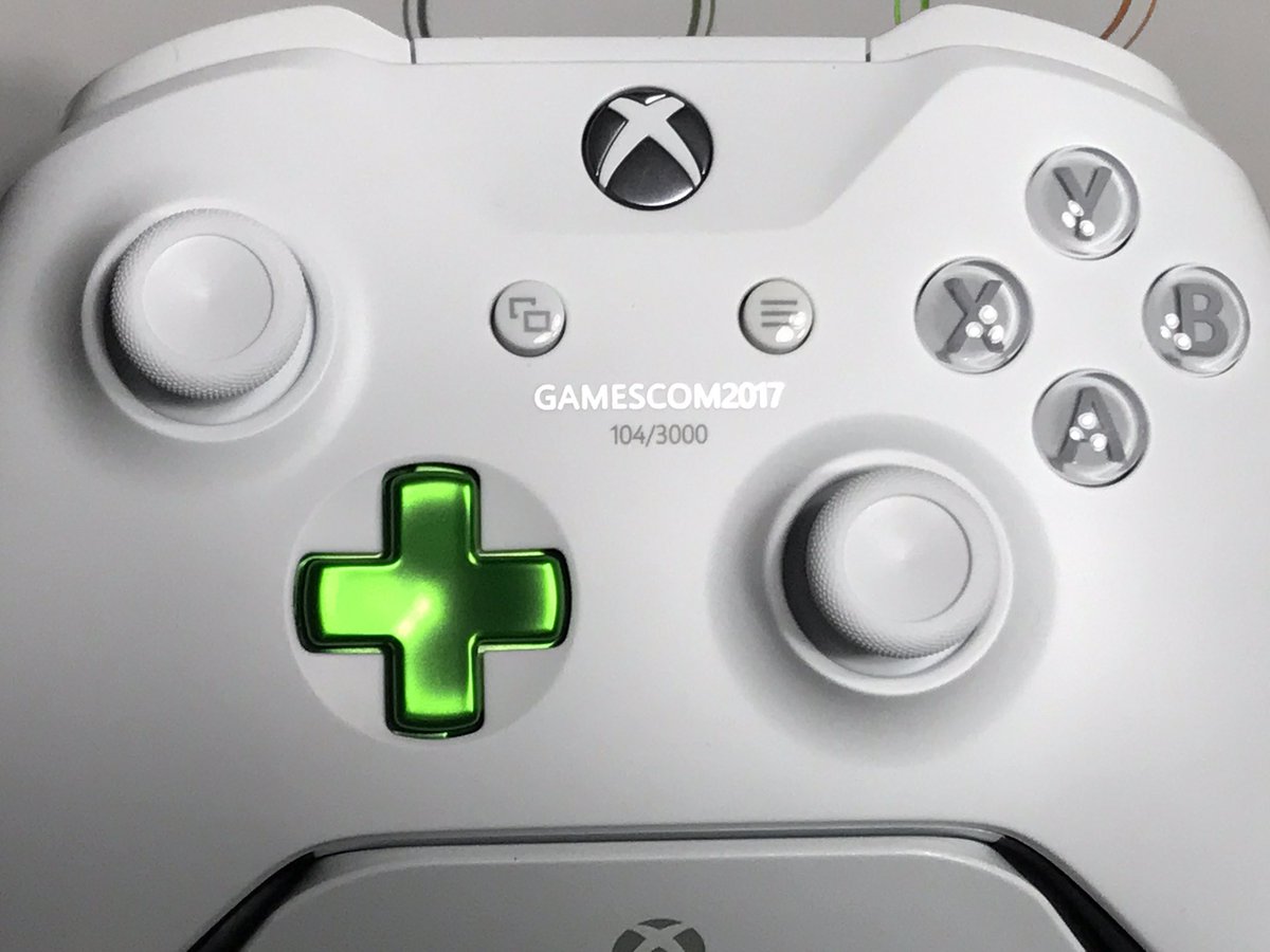 Xbox_Addictt's tweet image. Just RT &amp;amp; follow me to win this beautiful limited 104/3000 Gamescom #XboxDesignLab controller! Ends 9/24 Overseas welcome 💚