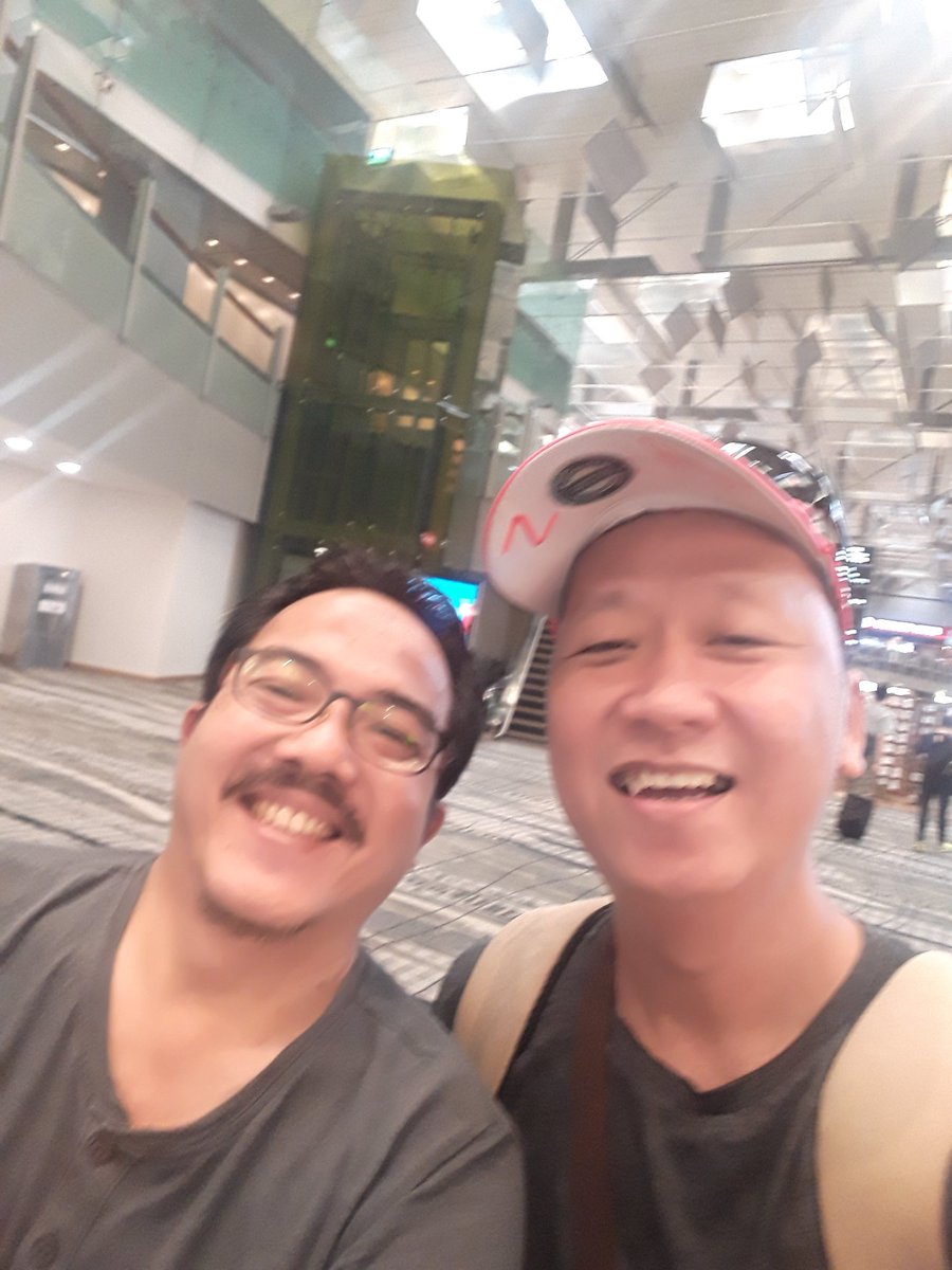 Bhangbens's tweet photo. Ketemu mas Arief @pemredbola ajah dah seneng 😁
Thk yu mas.. #F1NightRace #Live https://t.co/7eHrxhW8gL