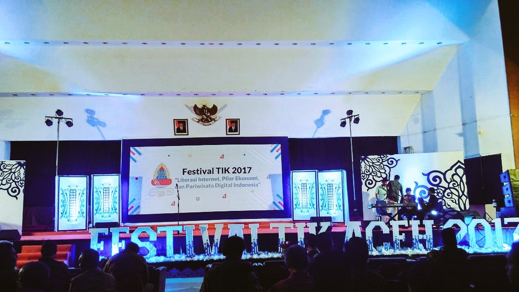 wanztsaqif's tweet photo. Festival TIK 2017
"Literasi Internet, Pilar Ekonomi dan Pariwisata Digital Indonesia"
(Banda Aceh)
#festikaceh2017 #aceh #festik https://t.co/89j6HvyQqV