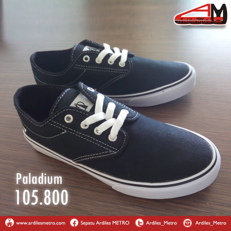 Ardiles_Metro's tweet photo. Yuk yuk order sepasang #sepatukece ini gaesss~ Bisa leave komentar disini, chat mimin direct ke nomer WA 081252055500 ya :) https://t.co/cLxXsjsvbT