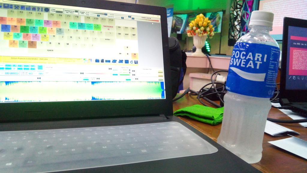 rennnenen's tweet photo. Techlife. Thanks Pocari. #GA2K17 #BeLitAF #OECES https://t.co/TX2YxICBvp