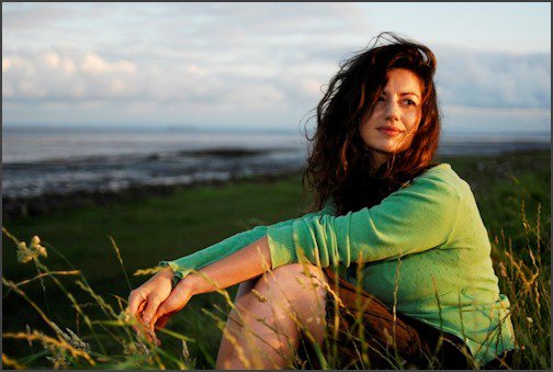 CelticRadio's tweet photo. Welsh artist, Gwyneth Glyn, goes back to her roots, while spicing up her new album with some unexpected elements...
https://t.co/Wo7SlExFIg https://t.co/rjjaL08SzB