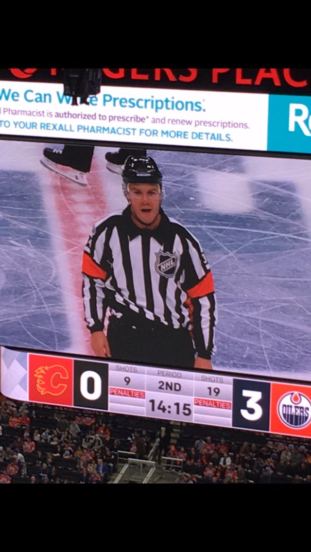 puckchasercc's tweet image. A lot of us refereed our 1st ever game at a cold rink on a Saturday AM. This guy...@RogersPlace in @NHL. #wakeupNHL #travesty #didnotearnit