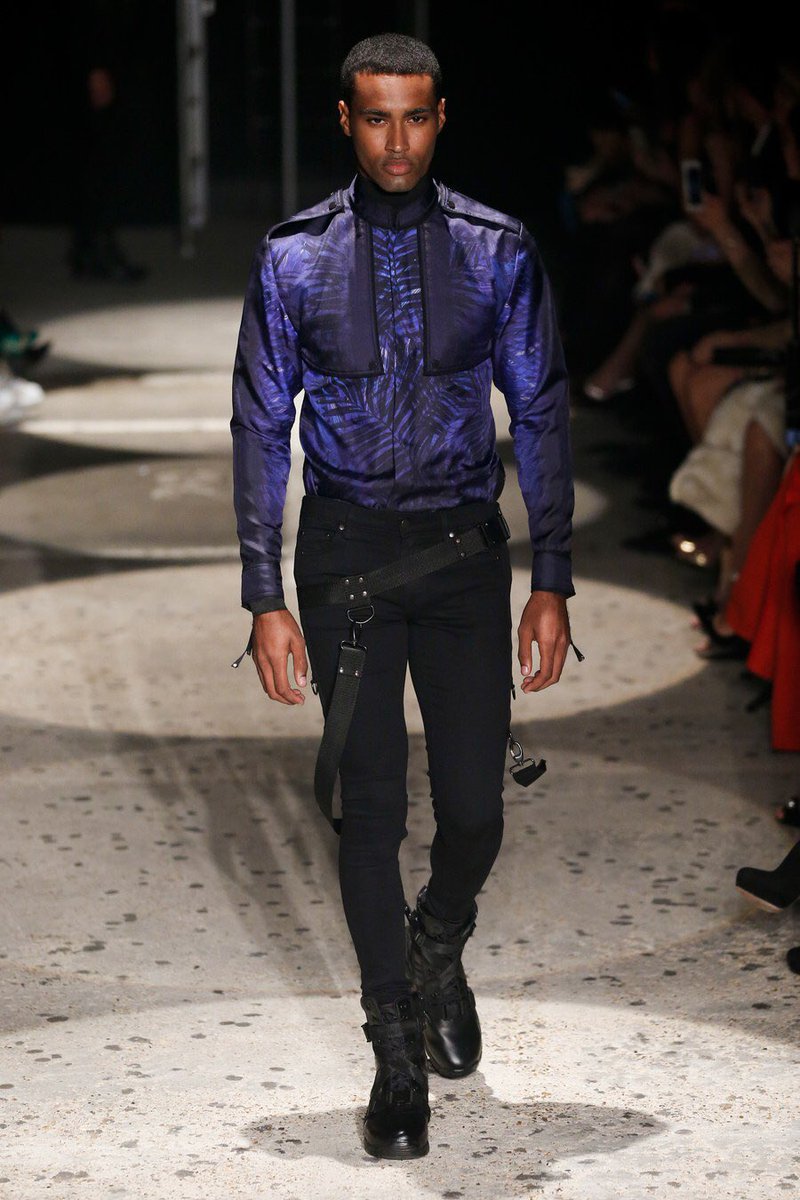 ClassySassySwag's tweet photo. Menswear from @JulienMacdonald SS18 collection
#mensfashion #mensstyle #stylechat #StyleOrigin #fashionblogger #StyleBattle #FashionModel https://t.co/FXFjDESQMe