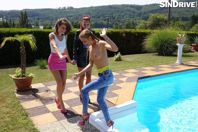 Watch Emylia Argan's leaked NSFW photo on TwXstars