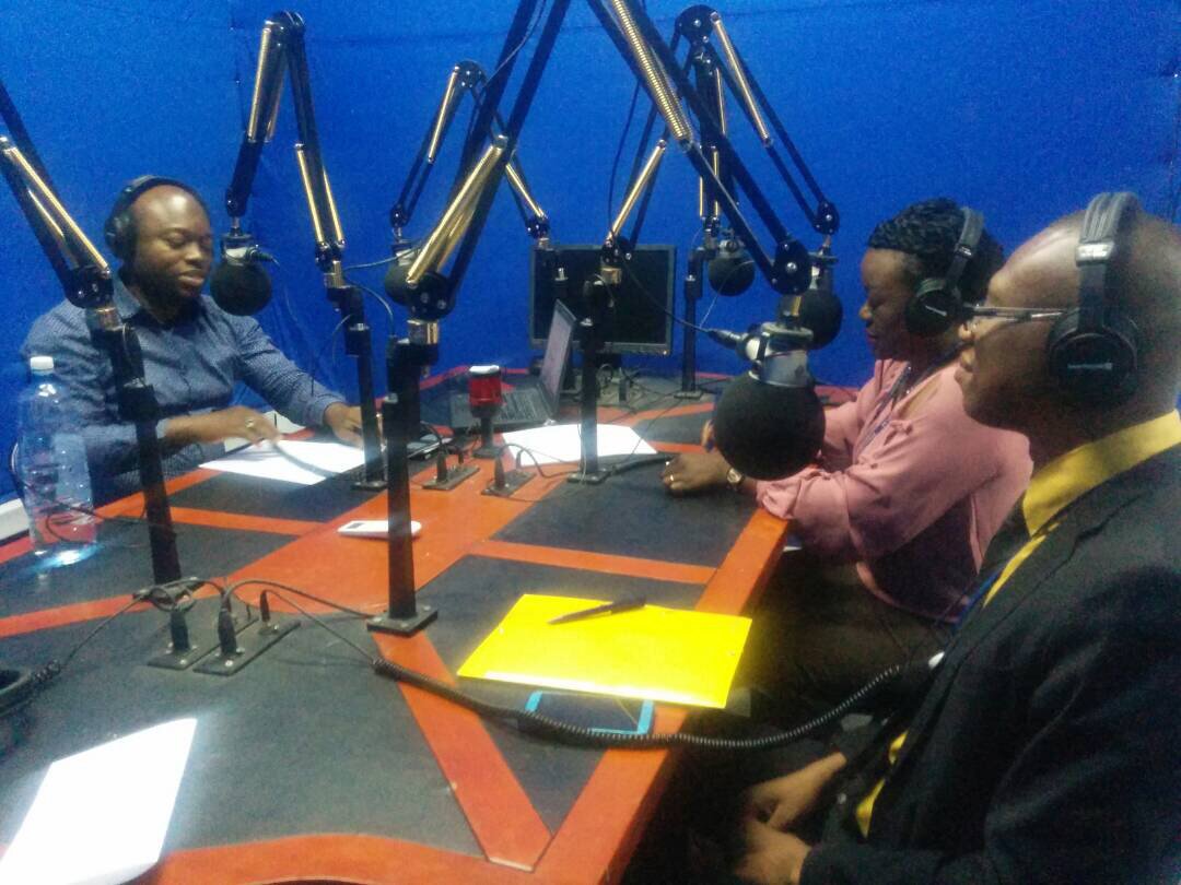 UKinDRC's tweet photo. Nos boursiers #Chevening sont sur @radiookapi ce matin, émission #OkapiService. Kinshasa: 103.5 fm https://t.co/3BAf81zPzr