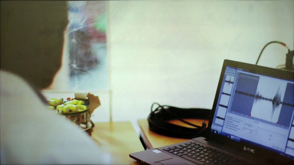 verypc's tweet photo. Spotted in the wild! VeryPC Thinbook appears on #DuckQuacks S06E03, recording seismic activity of football crowd https://t.co/xfcNrUnpEm https://t.co/iyv9YAuAo0