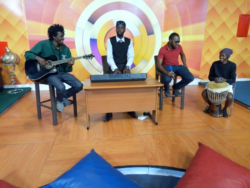 AishaWanjiku_'s tweet photo. Wasa band ready to rock the set #ktnlifeandstyle #ArtisticTuesday #performingarts https://t.co/Zdq04x1hdV