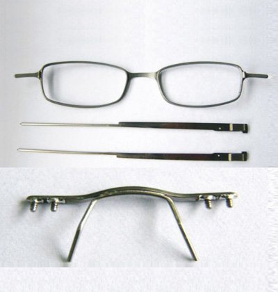 Louiswei1314's tweet photo. Designed for glasses manufacturers. High precision laser welding machine. email louis@sunyibrain.com. Alibaba: https://t.co/CbbK6oRZPz https://t.co/kxW1jlyP2a