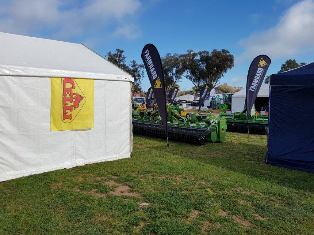 FarmgardAU's tweet photo. Day 1 @Hentyfielddays and we're loving talking Farm #machinery. Stop by S894-895 and get your free cap! Too easy. #Hentyfielddays #HMFD2017 https://t.co/jNotgqnWyH