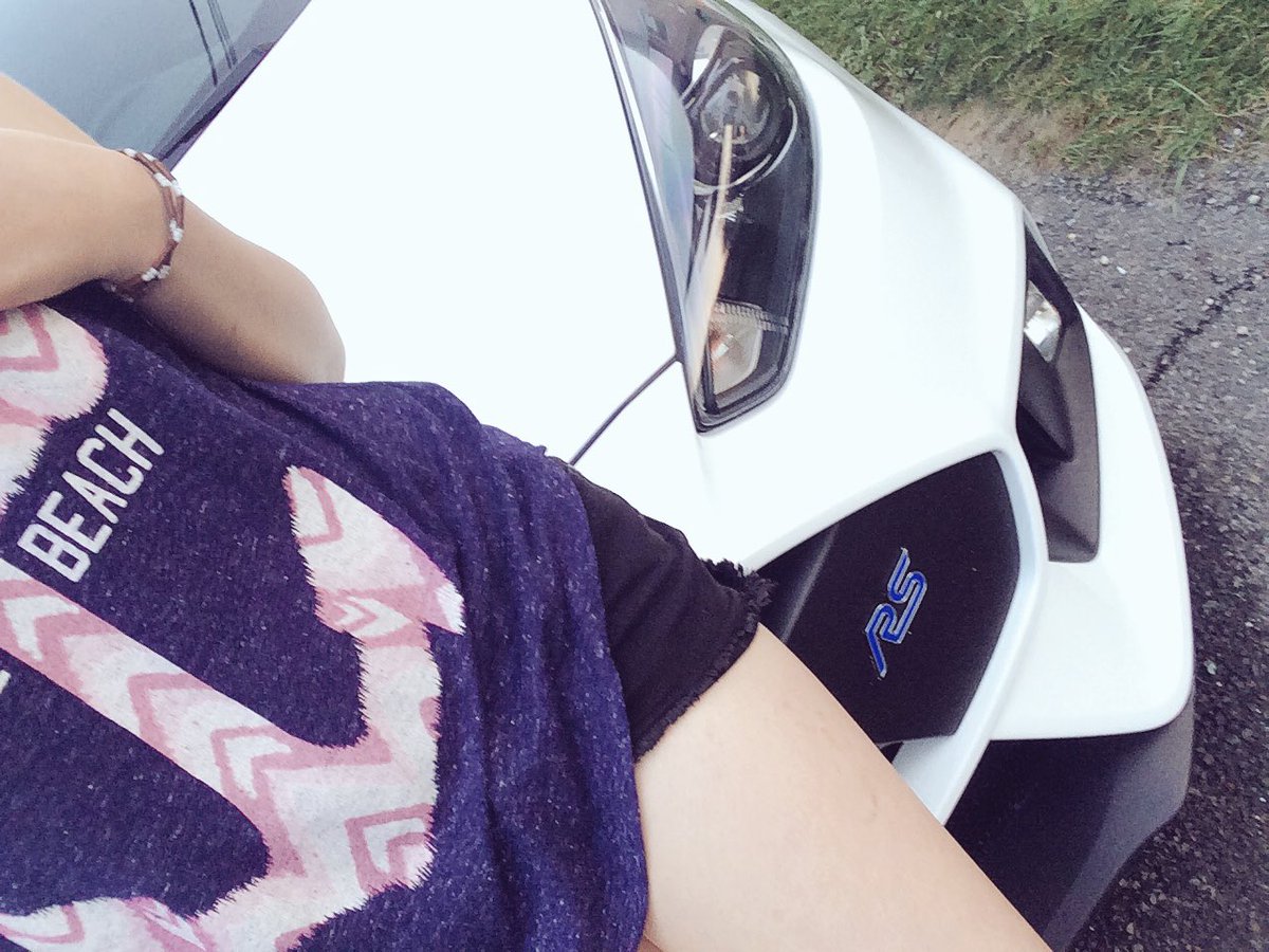 FocusRS27's tweet photo. One key 🔑, one love ❤️ #FocusRS #love #ford #car #petrolhead #road #ride #bae https://t.co/9HgemH86tf