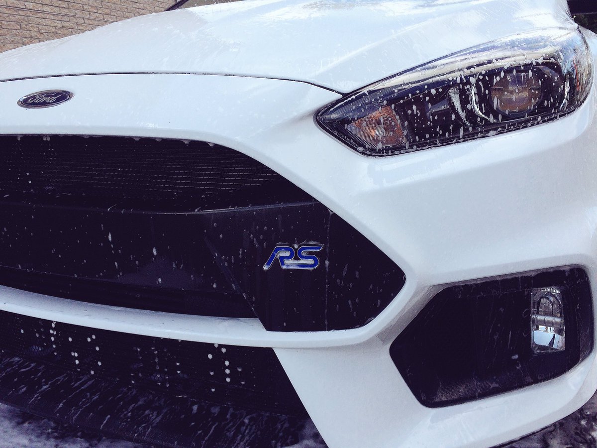 FocusRS27's tweet photo. #wash #porncar #focusrs #ford #babe #mousse https://t.co/V7Z5BQ0LHU