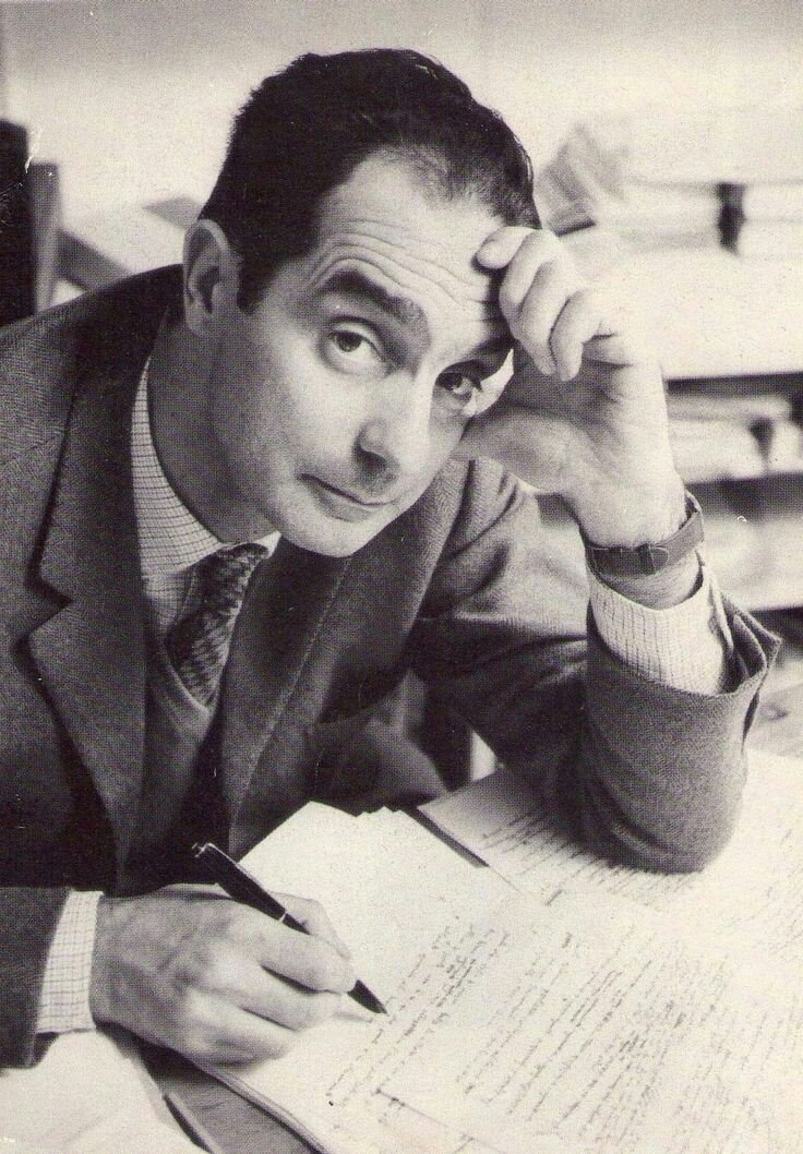 "Per me ciò che conta nel mondo non sono le uniformità ma le differenze."
#ItaloCalvino
In ricordo.

#VentagliDiParole