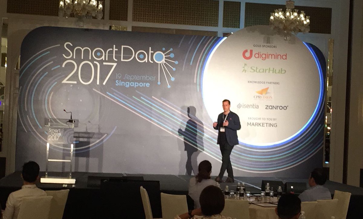 MarketingEds's tweet photo. . @stephendale81 from @digimindci on making online #data smart #SmartDataSG https://t.co/2rETDSp3eK
