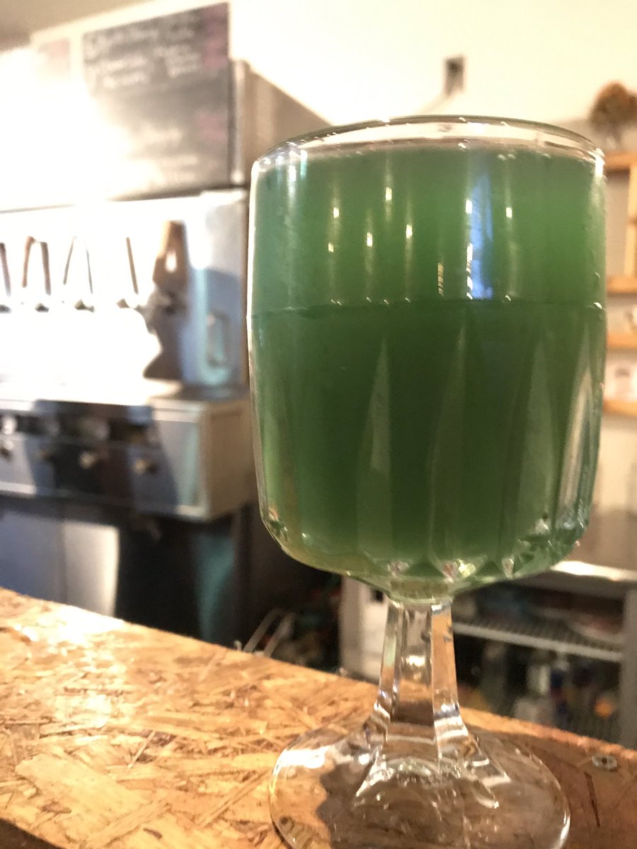 kawo_227's tweet photo. 緑色した酸っぱいの♪
ブルーベリーのランビック。
#BeerpubBrickLane
#名古屋
#oceansideAleworks
#ファンクンデリシャスブルーベリー https://t.co/7xN8xSSL0t