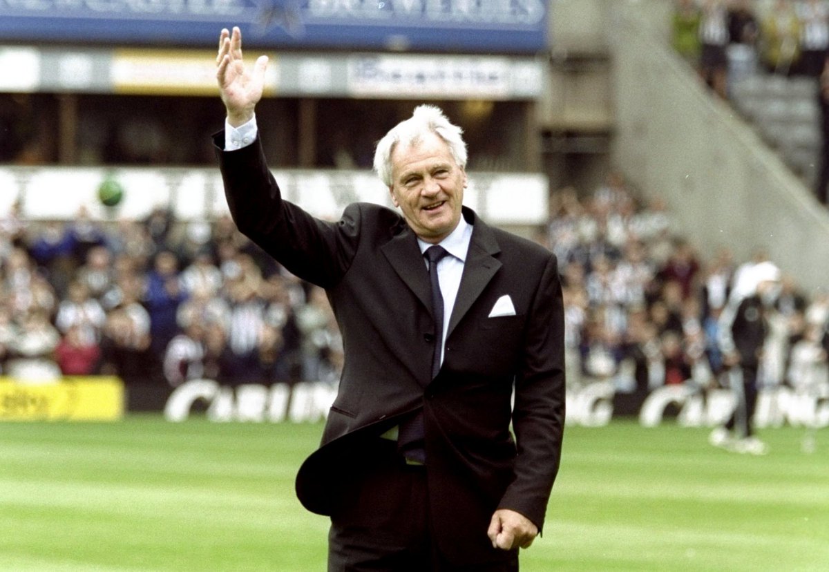 ChronicleNUFC's tweet photo. On this day 18 years ago, Sir Bobby took charge of his first #NUFC game at SJP. @alanshearer helped make it one to remember... https://t.co/lj0IRoQchX